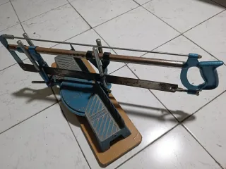 Sierra de corte ingletadora manual