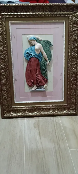 Cuadro Decorativo Mujer Bailando Dorado