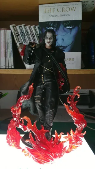 Figura The Crow Eric Draven Sideshow 1:6