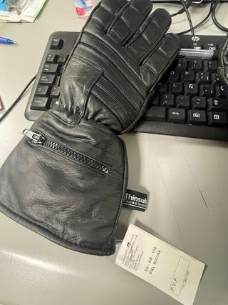 Guantes de piel acolchados negros