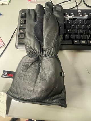 Guantes de piel acolchados negros