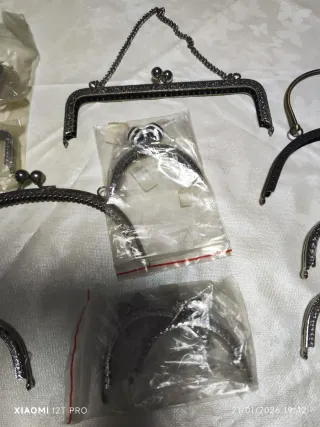 Cornici per borse grandi e piccole