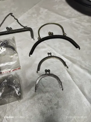 Cornici per borse grandi e piccole