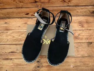 Zapatos de cuña negros