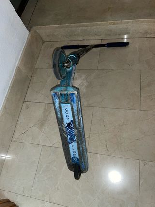 Patinete Scooter Negro con Puños Azules