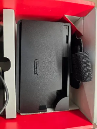 Nintendo Switch OLED con scatola e accessori