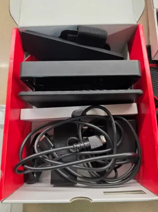 Nintendo Switch OLED con scatola e accessori