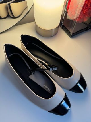 Bailarinas Parfois beige y negro nuevas