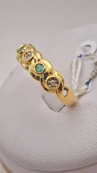 Anillo Oro 18k Diamantes y Esmeraldas