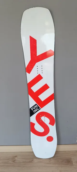 Tabla Snowboard YES fun. inc.