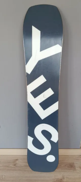 Tabla Snowboard YES fun. inc.