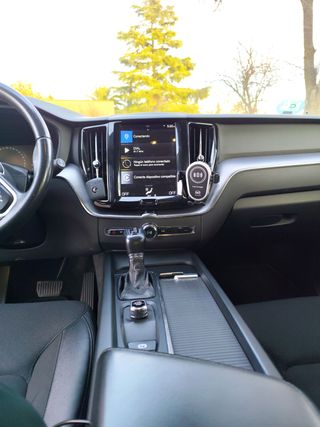 VOLVO XC60 T5 (250cv) MOMENTUM 2018 131.000km