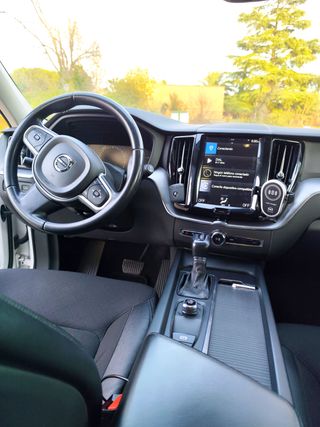 VOLVO XC60 T5 (250cv) MOMENTUM 2018 131.000km