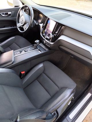 VOLVO XC60 T5 (250cv) MOMENTUM 2018 131.000km
