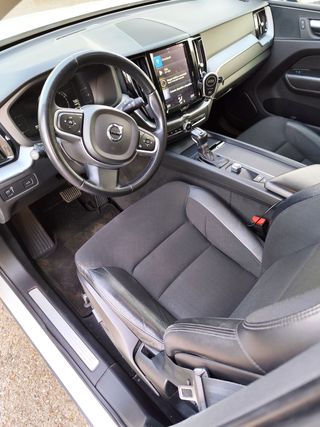 VOLVO XC60 T5 (250cv) MOMENTUM 2018 131.000km