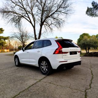VOLVO XC60 T5 (250cv) MOMENTUM 2018 131.000km