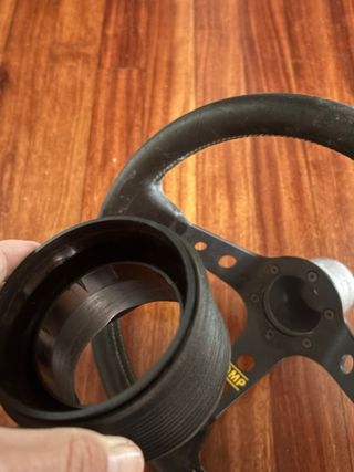 Volante OMP Negro con Marca Amarilla