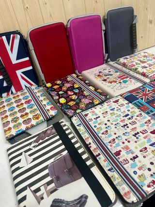 Lote de 12 fundas tablet surtidas