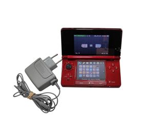 CONSOLA NINTENDO 3DS ROJA + CARGADOR