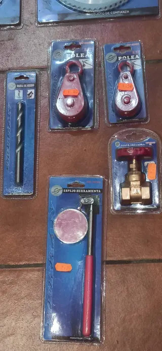 Lote 22 productos ferretería