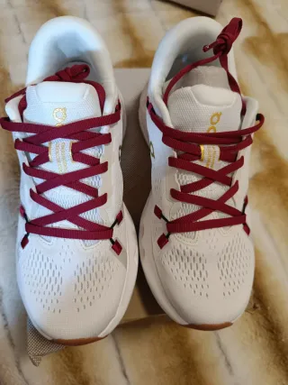 Zapatillas On Cloud Mujer Blancas Rojas