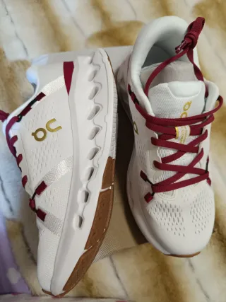 Zapatillas On Cloud Mujer Blancas Rojas