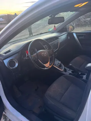 Toyota Auris 2015