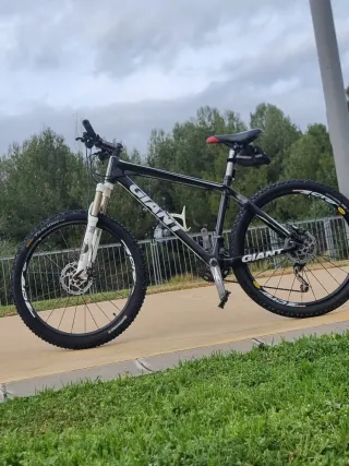 Bicicleta Giant de Carbono