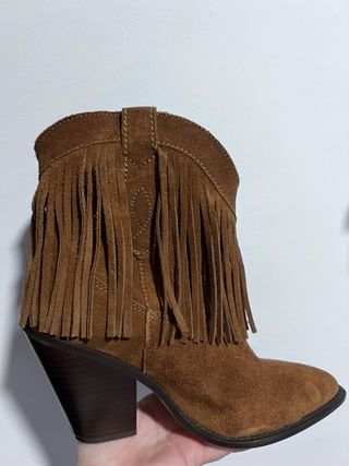 Botas Slowlove marrones con flecos T.38