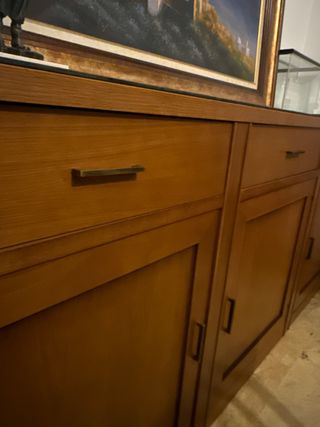 Aparador madera nogal cristal como nuevo