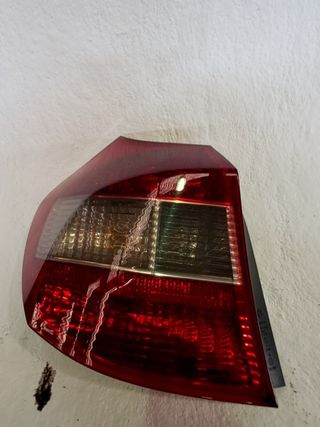 PILOTO TRASERO IZQUIERDO BMW SERIE 1 BERLINA (E81/E87) (4)