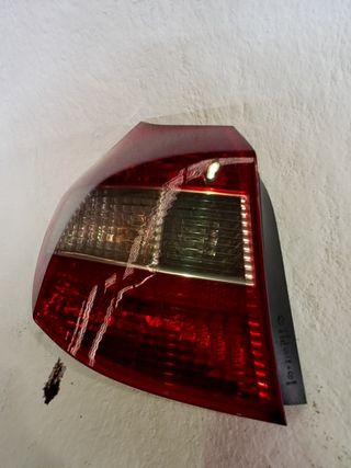 PILOTO TRASERO IZQUIERDO BMW SERIE 1 BERLINA (E81/E87) (4)