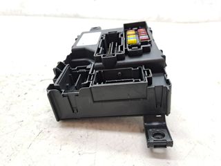 CAJA RELES / FUSIBLES OPEL CORSA D (4)