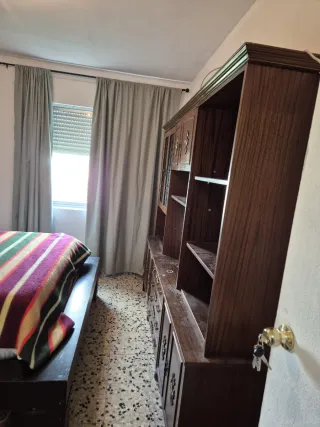 Alquilo habitación con baño cocina muy ordenado b