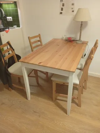 Mesa y 4 Sillas de Comedor Ikea