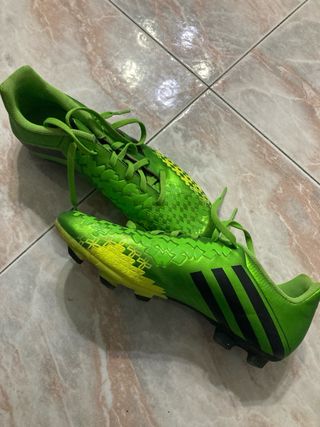Scarpe da calcio Adidas verdi e gialle