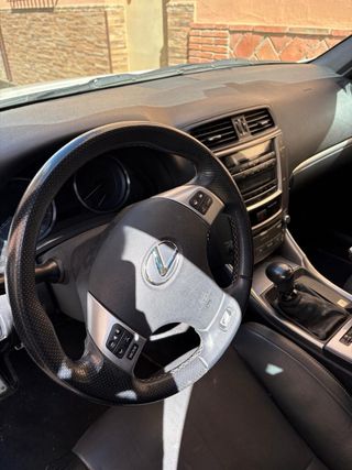 Lexus IS 2011