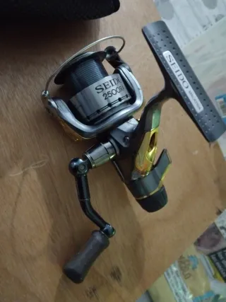 Carrete de pesca Shimano SEIDO2500Ra