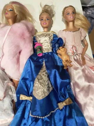 Lote Barbies y Ken