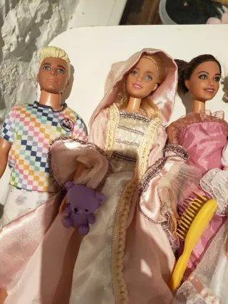 Lote Barbies y Ken