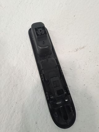 MANDO ELEVALUNAS DELANTERO DERECHO PEUGEOT 3008 (3)