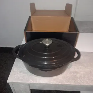 Asador de Hierro Fundido Rojo 4L.