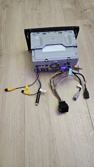 Equipo de música para coche con pantalla táctil