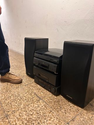Cadena de sonido Pioneer con tocadiscos