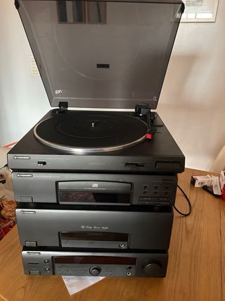 Cadena de sonido Pioneer con tocadiscos