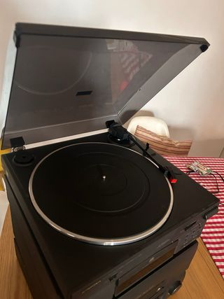 Cadena de sonido Pioneer con tocadiscos