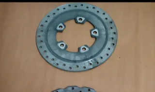 Piña Derecha y Disco Freno Kymco SuperDink 125