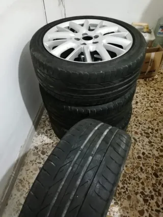 Llantas 17 de aluminio con neumáticos