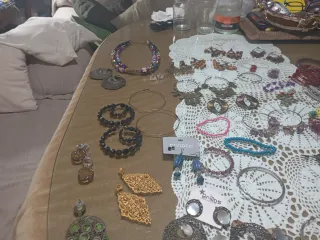Lote de pulseras y tobilleras, SALSILLOS y collar.