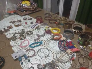 Lote de pulseras y tobilleras, SALSILLOS y collar.